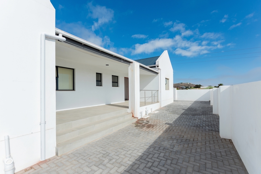 4 Bedroom Property for Sale in Harbour Heights Western Cape